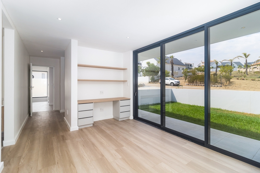 5 Bedroom Property for Sale in Mount Royal Golf Estate Western Cape